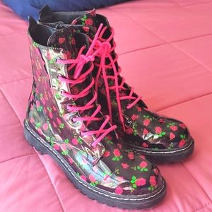 BETSEY JOHNSON FLORAL COMBAT BOOTS 🌹SIZE 10